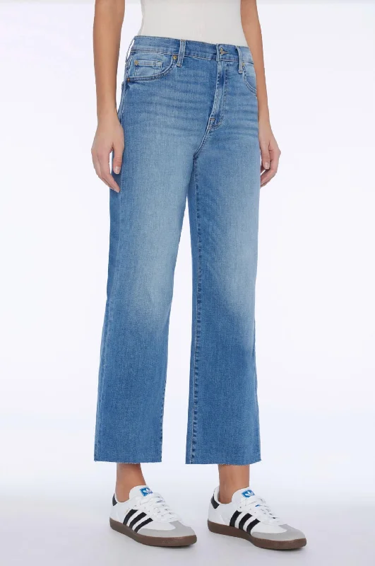 Cropped Alexa Jeans In Astra Trendy Classic Fit Jeans