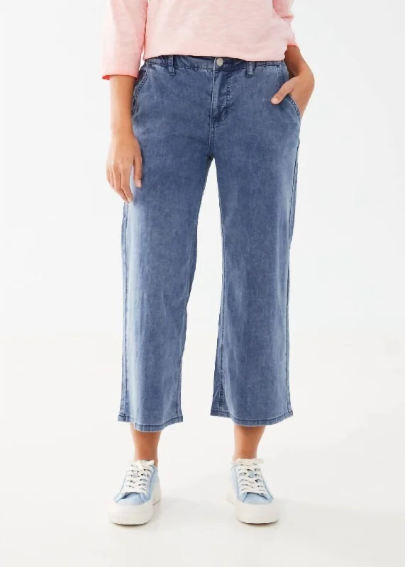 Pull-On Wide Leg Crop Jeans In Med Wash Trendy Layered Pocket Jeans