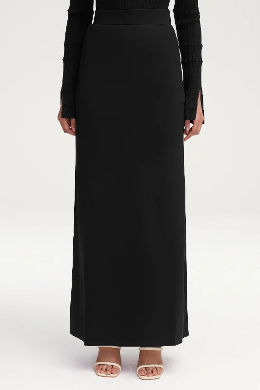 Essential Jersey Maxi Skirt - Black ruffled skirt detail